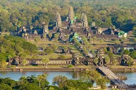 Vietnam Border (Le Thanh) To Angkor ( 4 days)